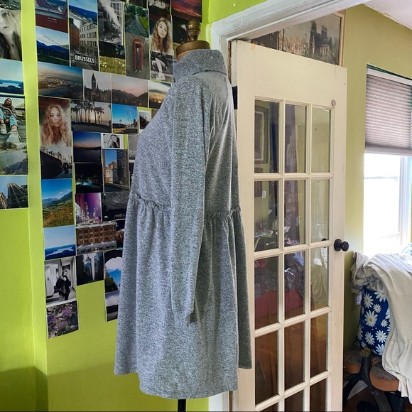 Grey turtleneck sweater dress - Picture 3 of 4